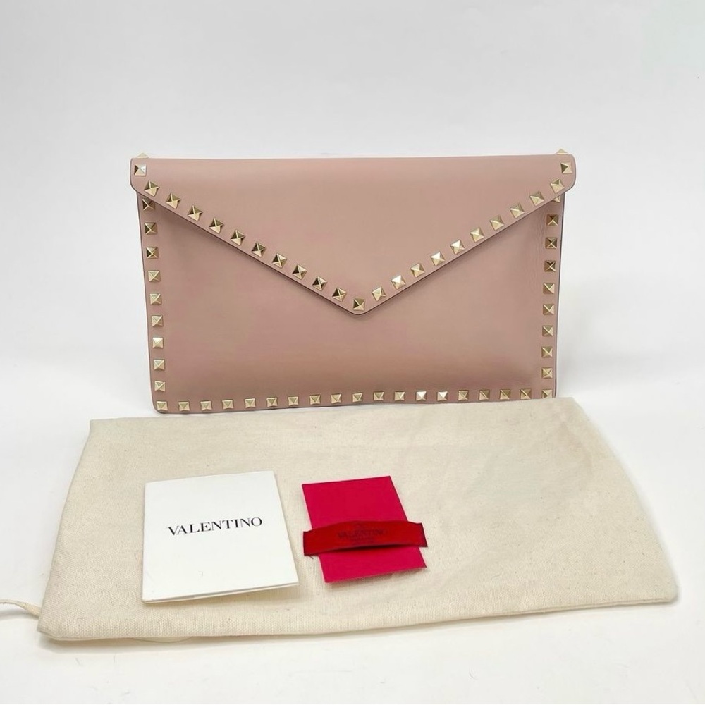 Like new ! VALENTINO ROCKSTUD envelope Clutch